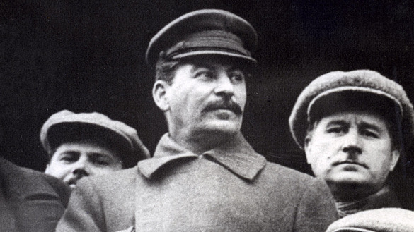 Образ Сталина в СССР в период до начала Второй мировой войны в 1937 г. В ходе 1930-х годов советский диктатор приговорил миллионы граждан к смерти за выступление против его политики.