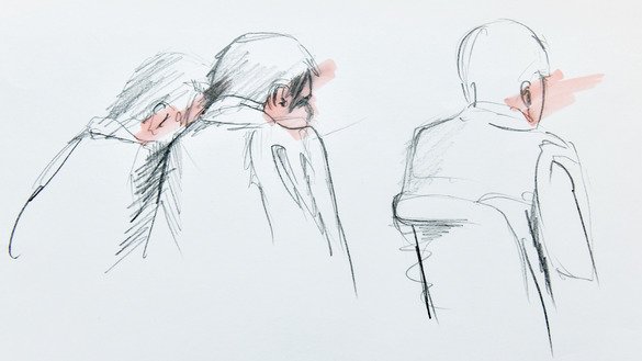Рассомнинг 2017 йил, 11 апрель кунги суратида Стокҳолмда уюштирилган террорчилик ҳужумининг асосий гумондори – Ўзбекистон фуқароси Раҳмат Оқилов (ўртада) ва унинг ҳимоячилари акс эттирилган. (Жоҳан Ҳаллнас/ТТ ахборот агентлиги/ АФП)