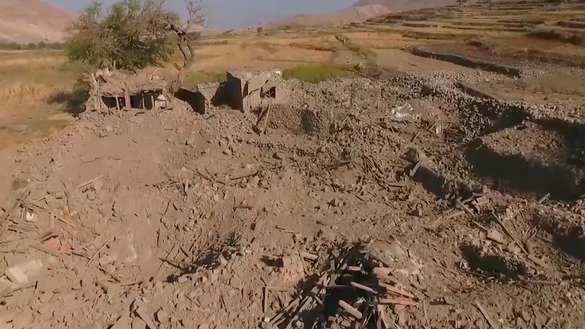 На скриншоте из пропагандистского видео «Исламского государства», опубликованного 4 марта, показаны последствия авиаудара коалиции по укрытию боевиков.