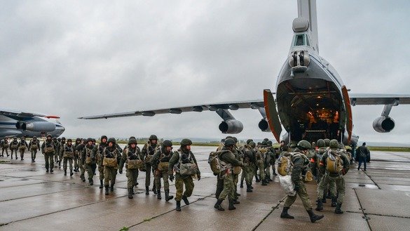 Россия десантчи аскарлари 13 сентябрь куни тарихдаги энг йирик ҳарбий машқларга тайёргарлик кўрмоқда. (Россия мудофаа вазирлиги)