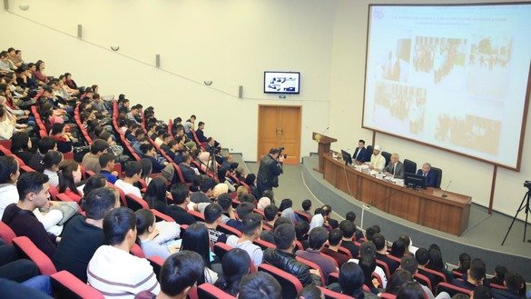 Тараз давлат университети талабалари 9 ноябрь куни Қозоғистон мусулмонлари диний идораси томонидан тақдим этилган исломий маърузаларни тингламоқдалар. (Қозоғистон мусулмонлари диний идораси)