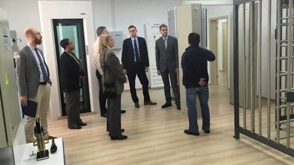 Қозоғистон ядро физикаси институти мутахассислари ва АҚШнинг ядро хавфсизлиги бўйича миллий бошқармаси вакиллари ўтган йил 12 ноябрда Олмаотада ўтказилган ишчи учрашувда. (Қозоғистон ядро физикаси институти)