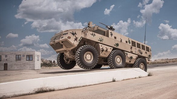 Бронемашина, выпущенная на заводе Kazakhstan Paramount Engineering, демонстрируется на выставке вооружения KADEX-2018. Нур-Султан, май 2018 г. [Kazakhstan Paramount Engineering]