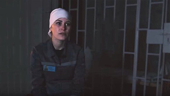 Гражданка Казахстана Елизавета Гришина, осужденная в 2016 году на восемь лет за пропаганду терроризма. Кадр из документального фильма «Цветы в оковах».