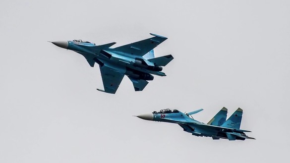 Россия самолётлари ҳарбий машқларни бажармоқда, сентябрь ойи. (Россия мудофаа вазирлиги)