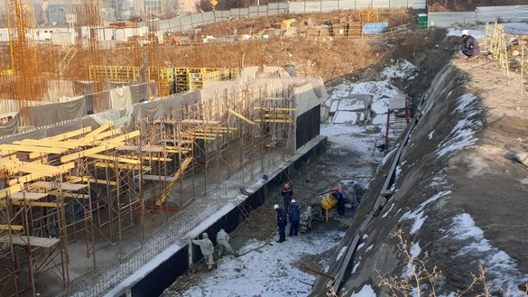 Олмаотадаги қурилиш объекти, 11 декабрь. (Файл)