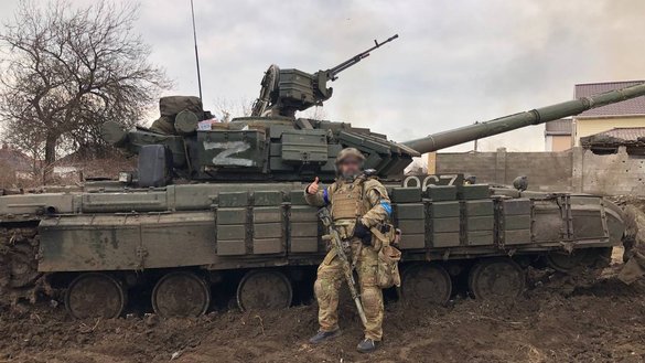 Захваченный российский танк. Окрестности Мариуполя, 7 марта. Фото опубликовано в Телеграме.