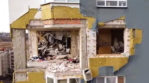 Повреждения одного из крупнейших в городке жилых комплексов «Титаник». Ирпень, июнь 2022 г. [Личный архив Яны Антоновой]